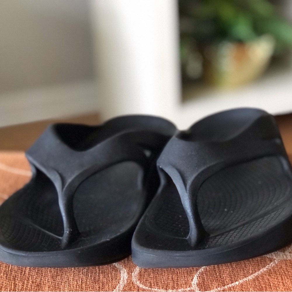 OOFOS Adults' OOriginal Recovery Sandals